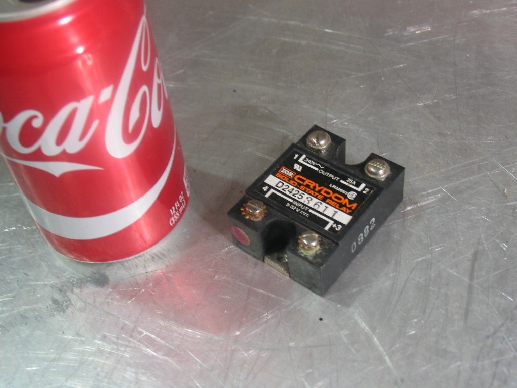 One New Solid State Relay CRYDOM D24253611