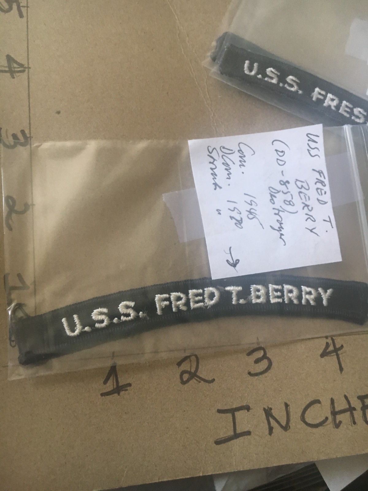 US NAVY SHOULDER STRIP TAB *** rocker *** Patch USS Fred T. Berry
