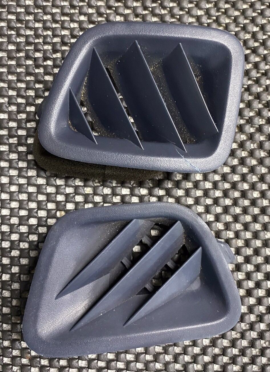 04 Acura RL 3.5 Front Dashboard Dash Side Defrost Vents Set Pair Left Right