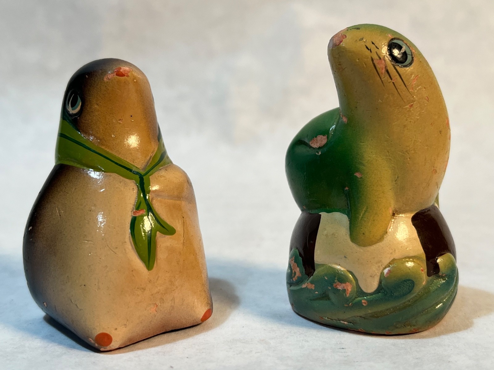 2 VTG Chalkware ? Painted Penguin & Seal Pencil Sharpeners Ca 1950s ?