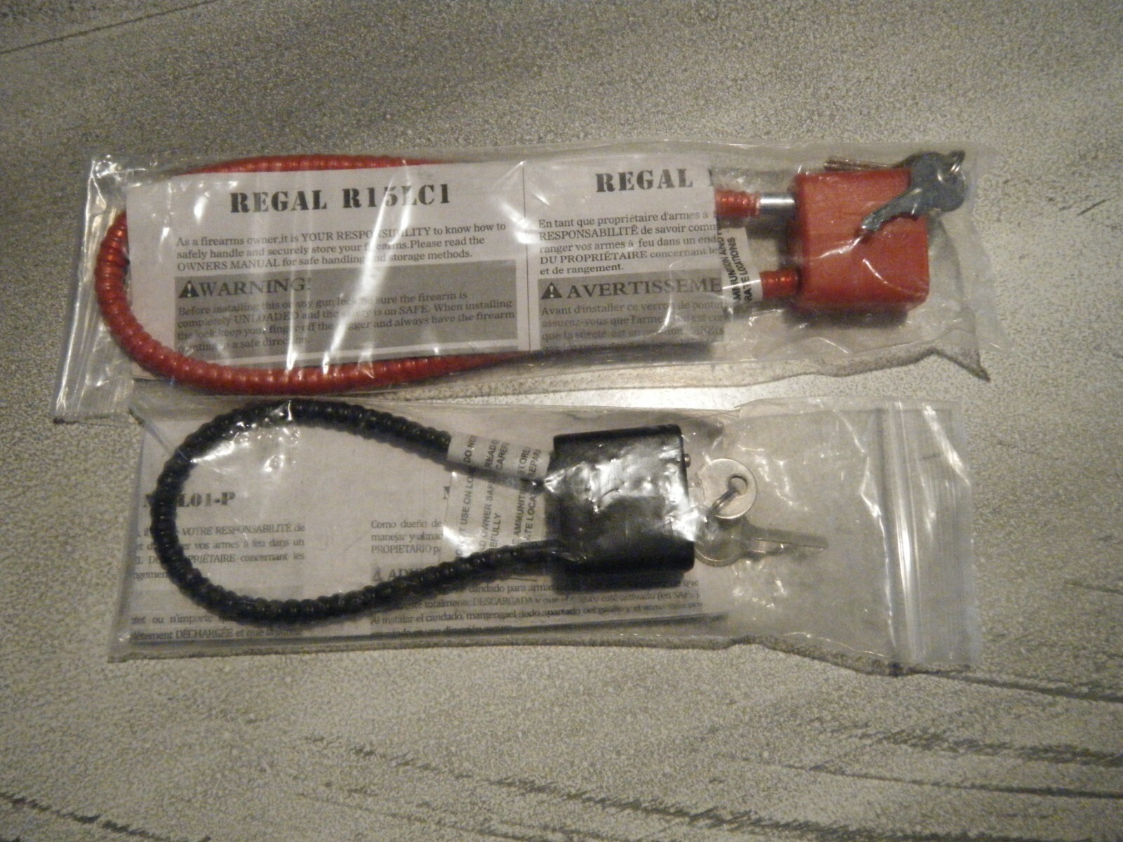 2 Regal R15LC1 Safety Cable Firearms / Guns  Locks with Keys Red / Black