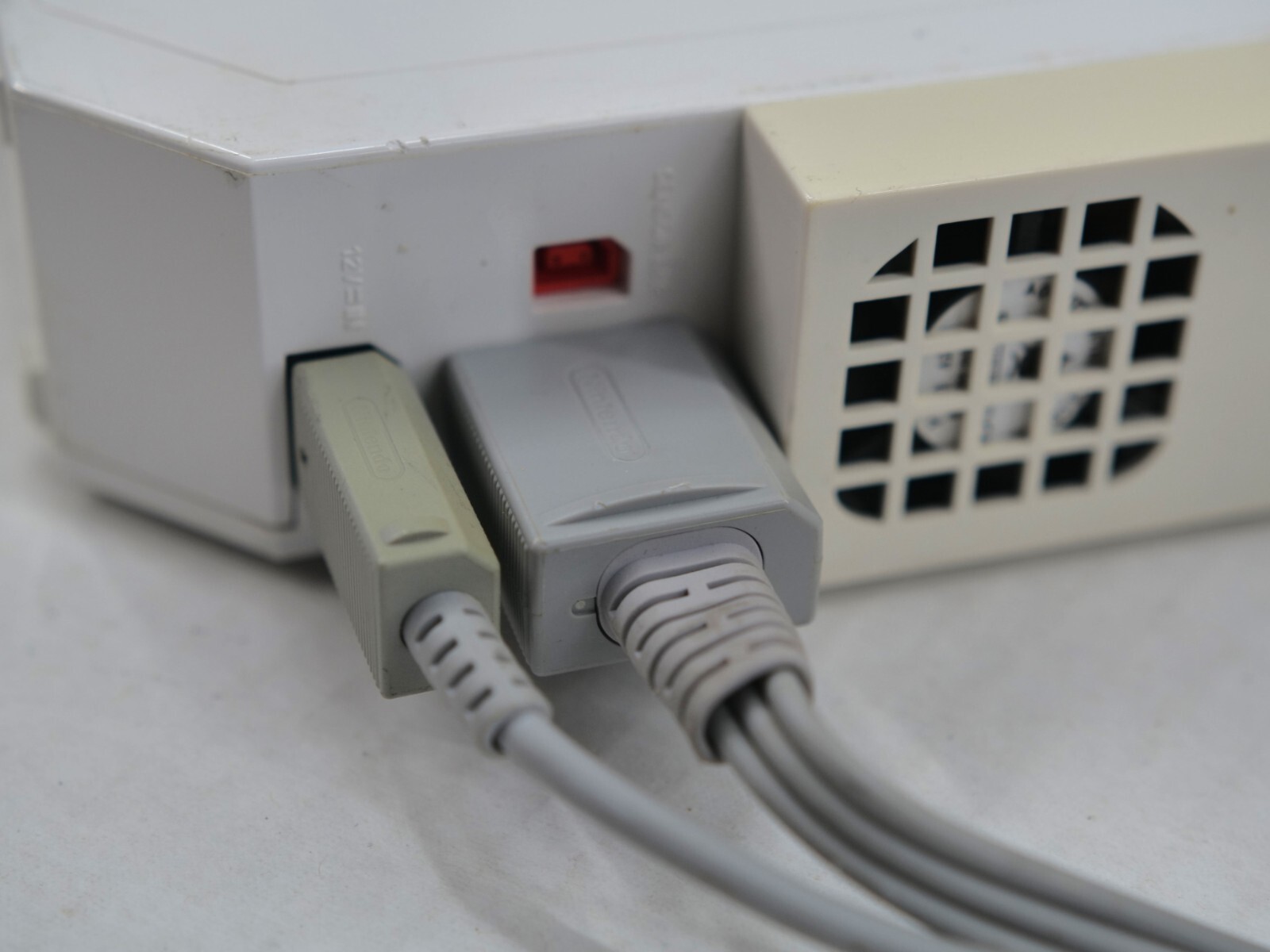 Nintendo Wii Console RVL-001 OEM Cables Radiator