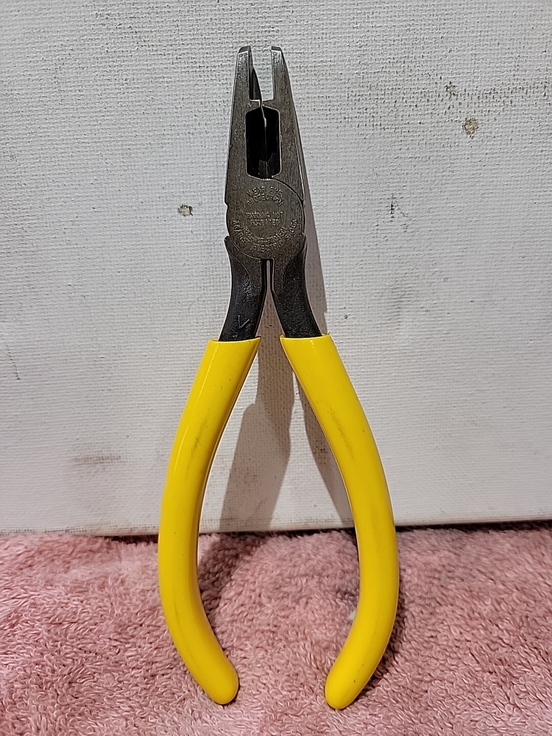 KLEIN TOOLS BELL SYSTEMS SPECIALTY PLIERS, D234-6