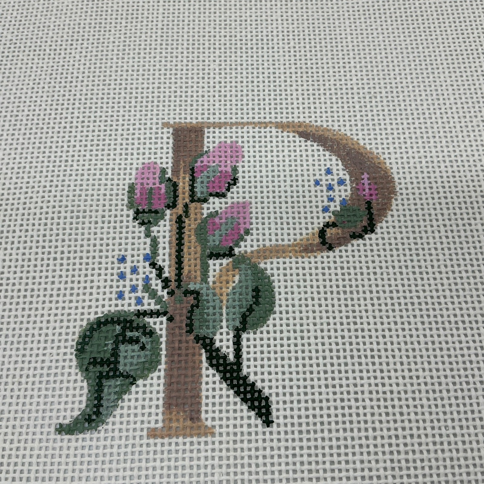 Needlepoint 10” sq 15 ct canvas hand painted letter “P” with rosebuds NEW VTG