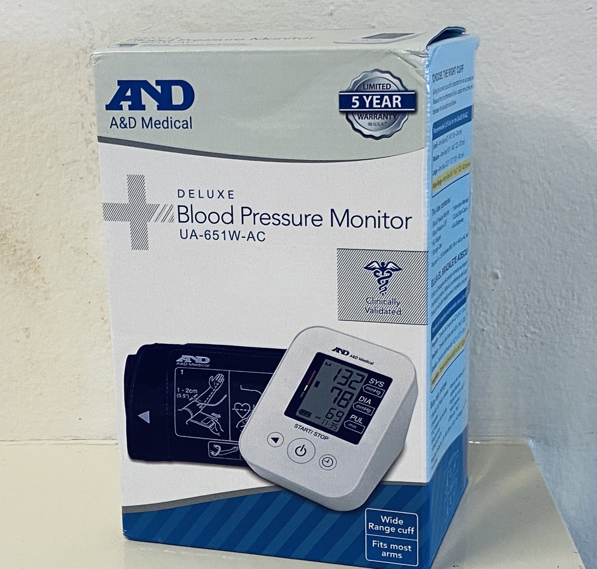 A&D Deluxe Blood Pressure Monitor UA-651W-AC NEW