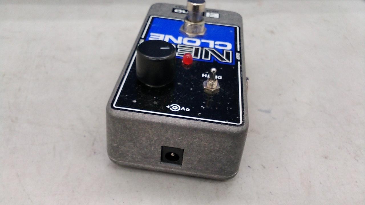 Electro-Harmonix EHX Neo Clone Analog Chorus Guitar Effects Pedal