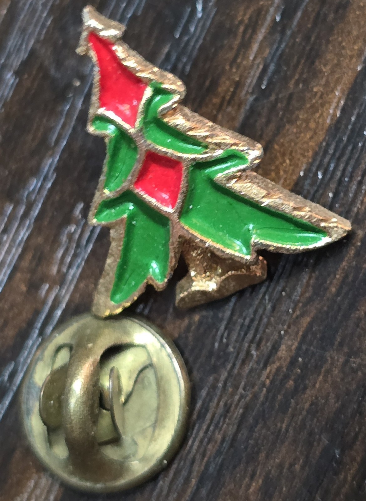 ⅞" Gold Toned Christmas Tree Lapel Clutchback Pin