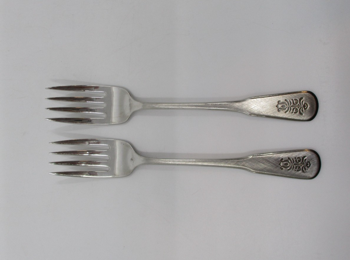 ONEIDA VILLAGE - BETTY CROCKER - 2 SALAD FORKS - 6 3/4"    02G
