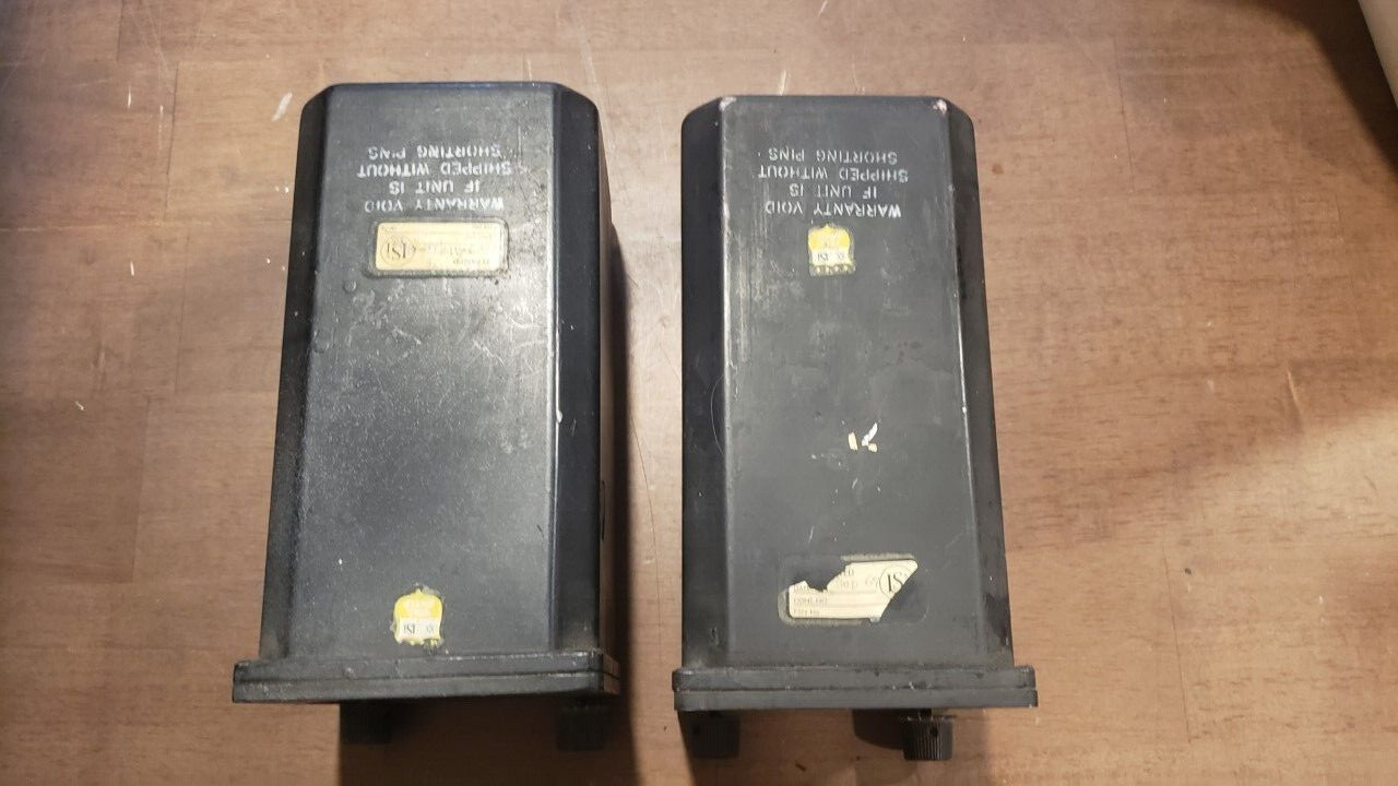 (2) LEAR SIEGLER COMPUTER INDICATOR 713100-01 4085A