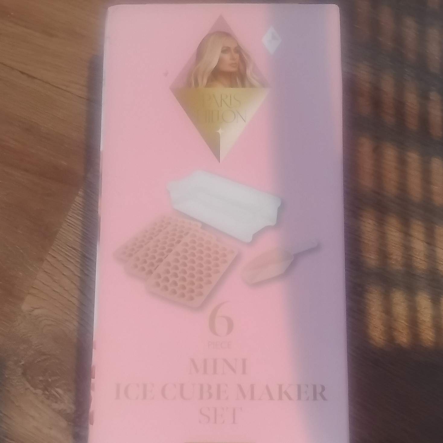 Paris Hilton Dishwasher Safe Mini Ice Cube Maker Set 6 Piece Pink White Plastic
