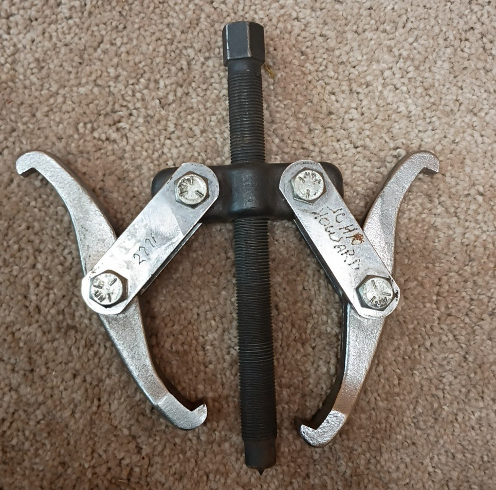 OTC 1024 5-Ton Reversible Jaw 'Grip-O-Matic' Puller - 2 Jaw