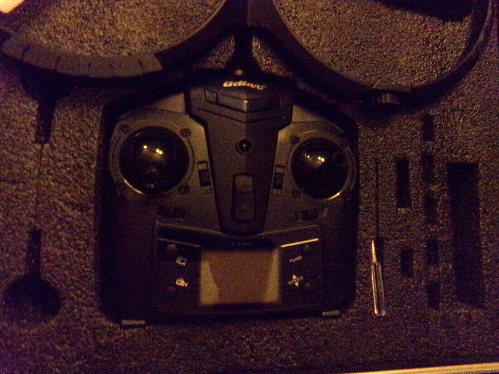 FORCE1 udi R/C QUAD COPTER in silver metal case large drone