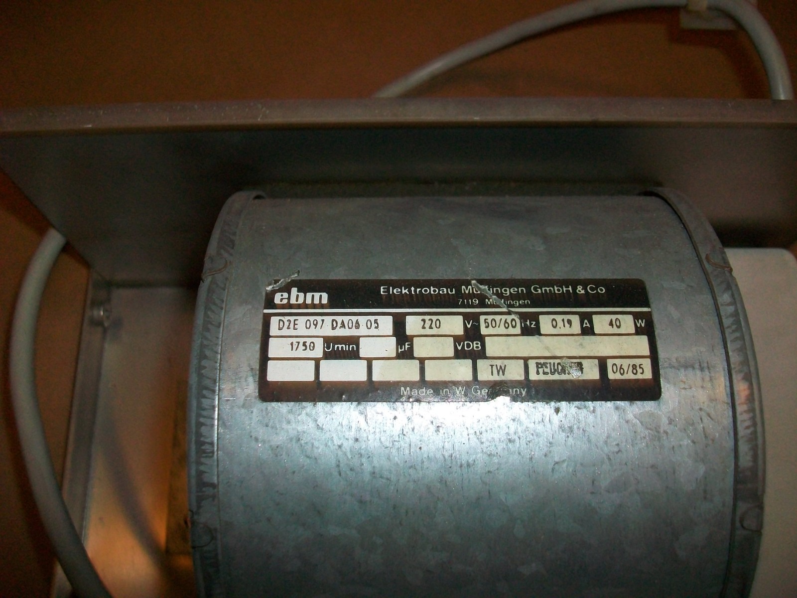 EBM Blower D2E097DA0605 220V 40 watt USED