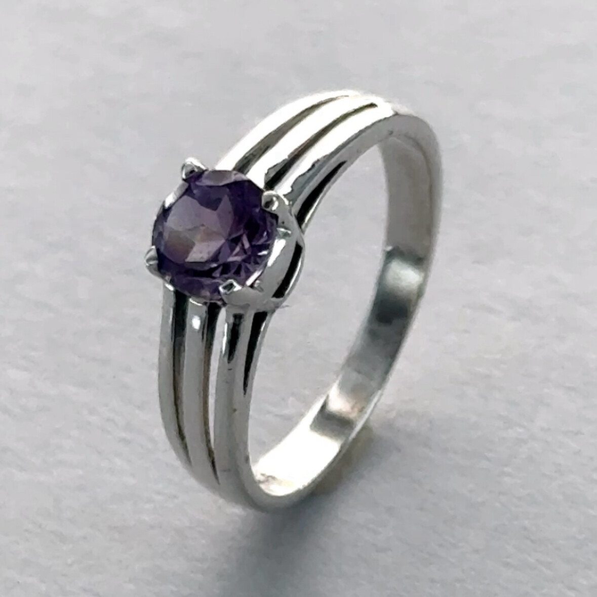 Natural and Round AMETHYST Ring - Multiple Sizes - 925 STERLING SILVER #23e
