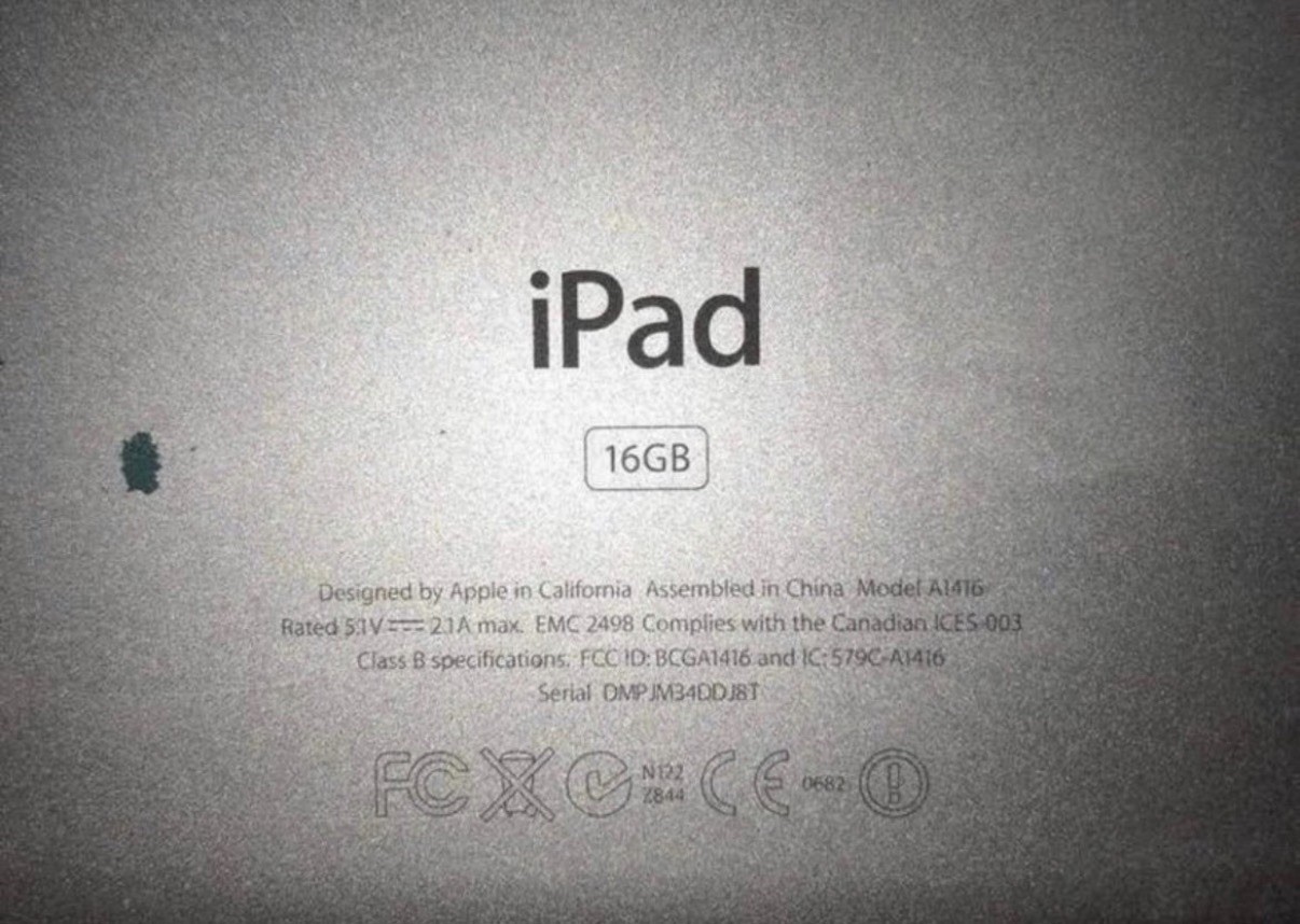 Apple Iphone, Ipad, Htc & extras (bundle)