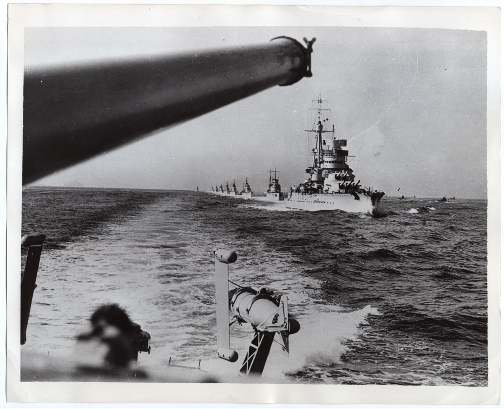 1940 Italian Battle Fleet Battleships on Exercise 8x10 Original News Photo