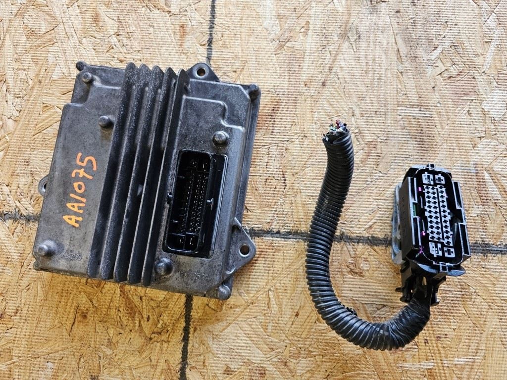 USED 2021 SILV4500HD SUSPENSION  Module  84614005 w Pigtail Ship Med Duty
