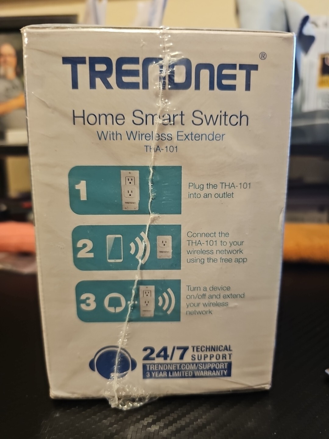 TRENDnet Cat. # THA-101 Home Smart Switch with Wireless Extender New In Box
