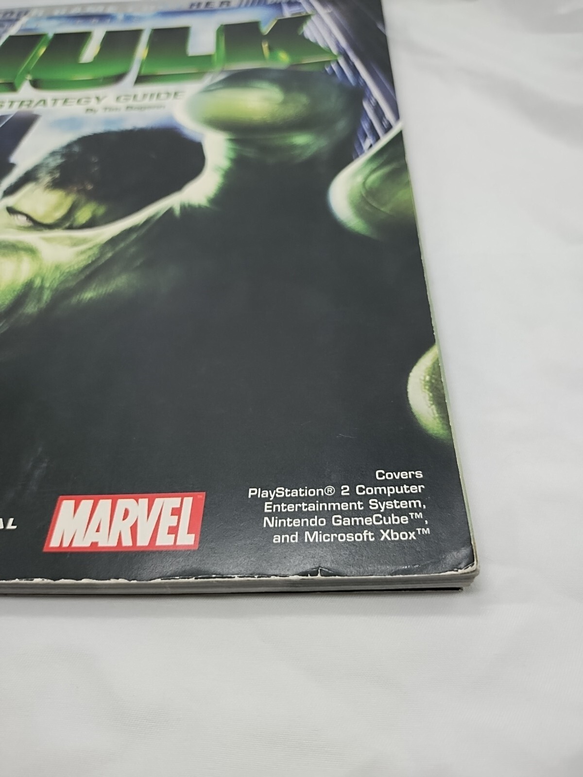 Hulk Official Strategy Guide Book With Poster Insert