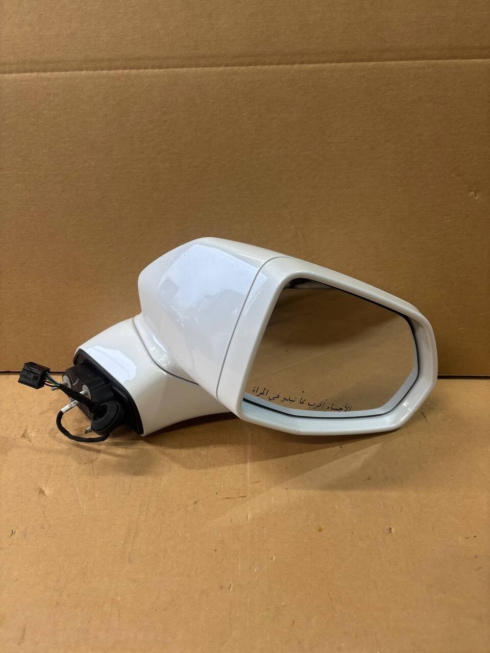 2017-2019 Cadillac XT5 (base) RH Passenger Side Mirror OEM 84210509