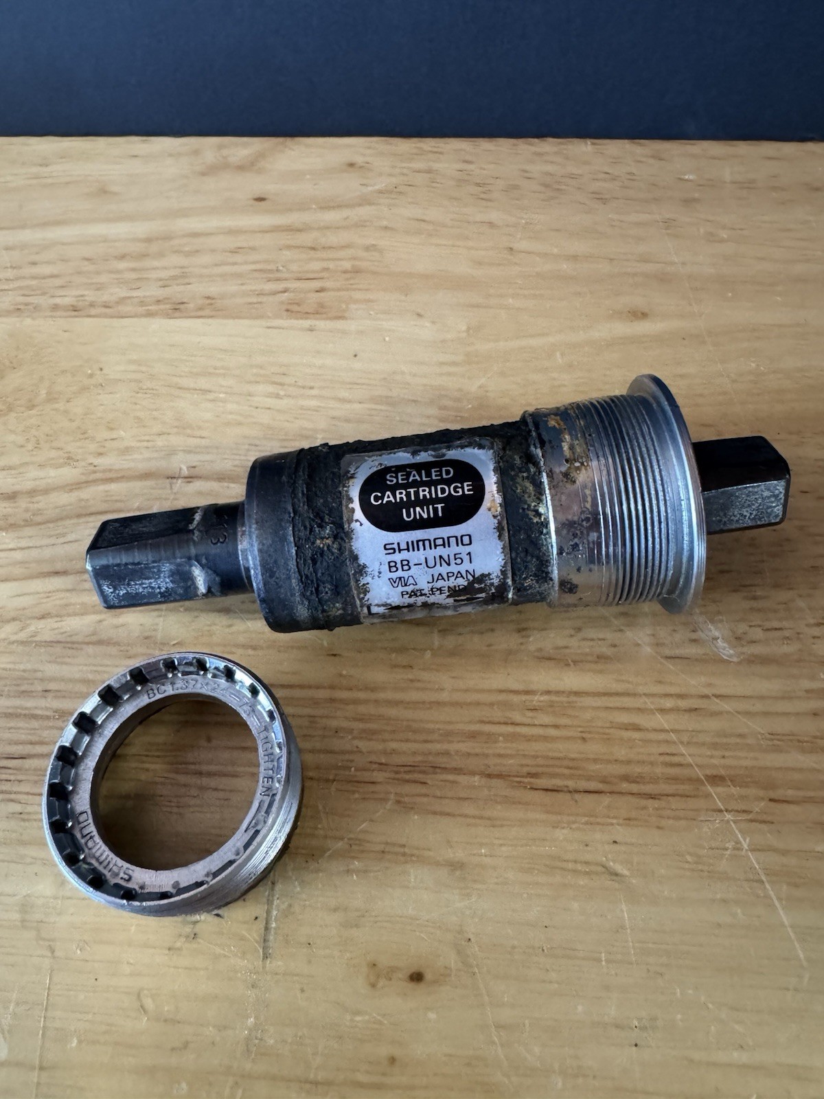 Shimano BB-UN51 113mm Sealed Cart Bottom Bracket 68mm English BC 1.37x24 JIS