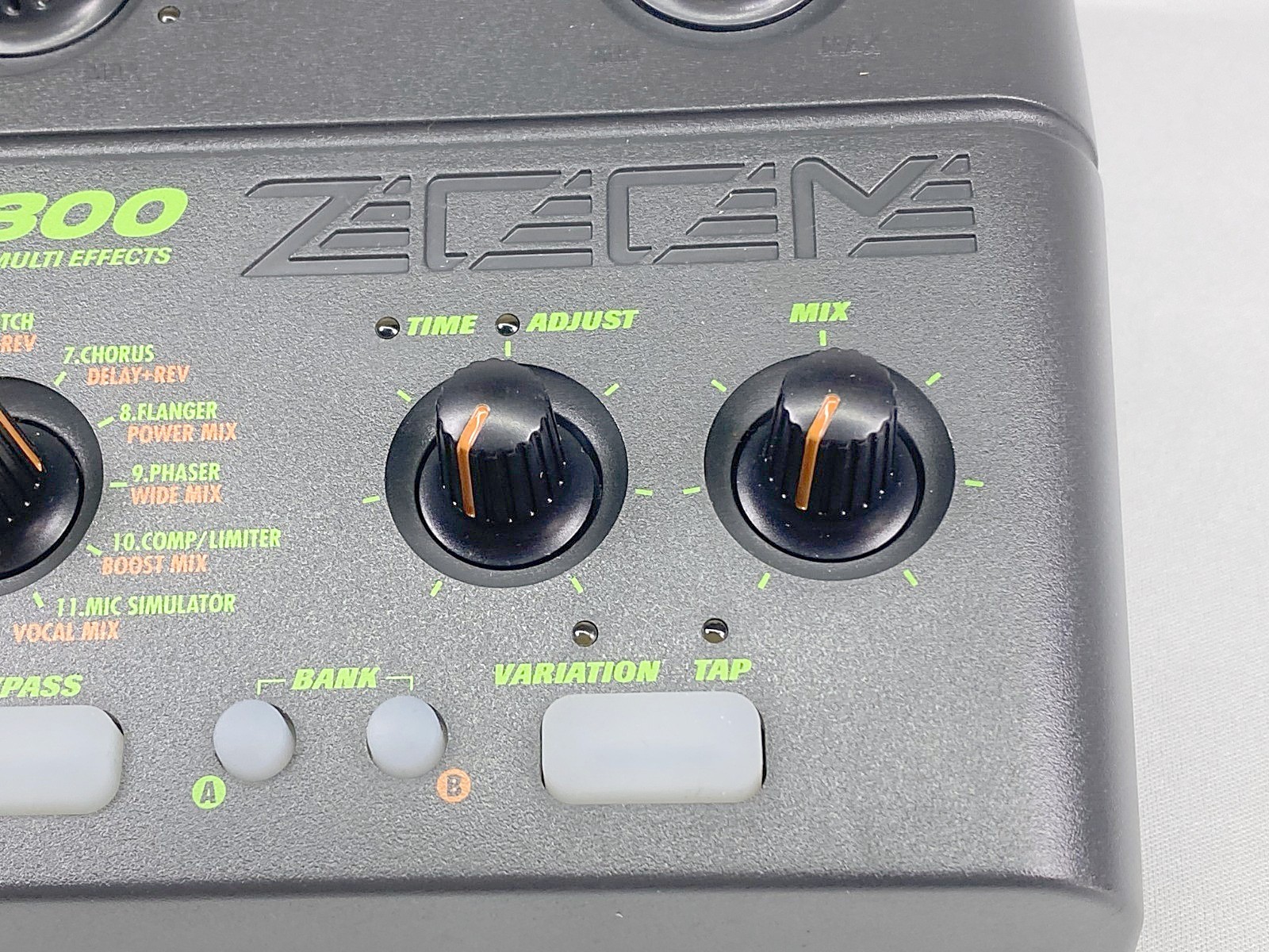 ZOOM RFX-300 Digital Multi Effects Processor Tested Working w/ AC Adapter Japan