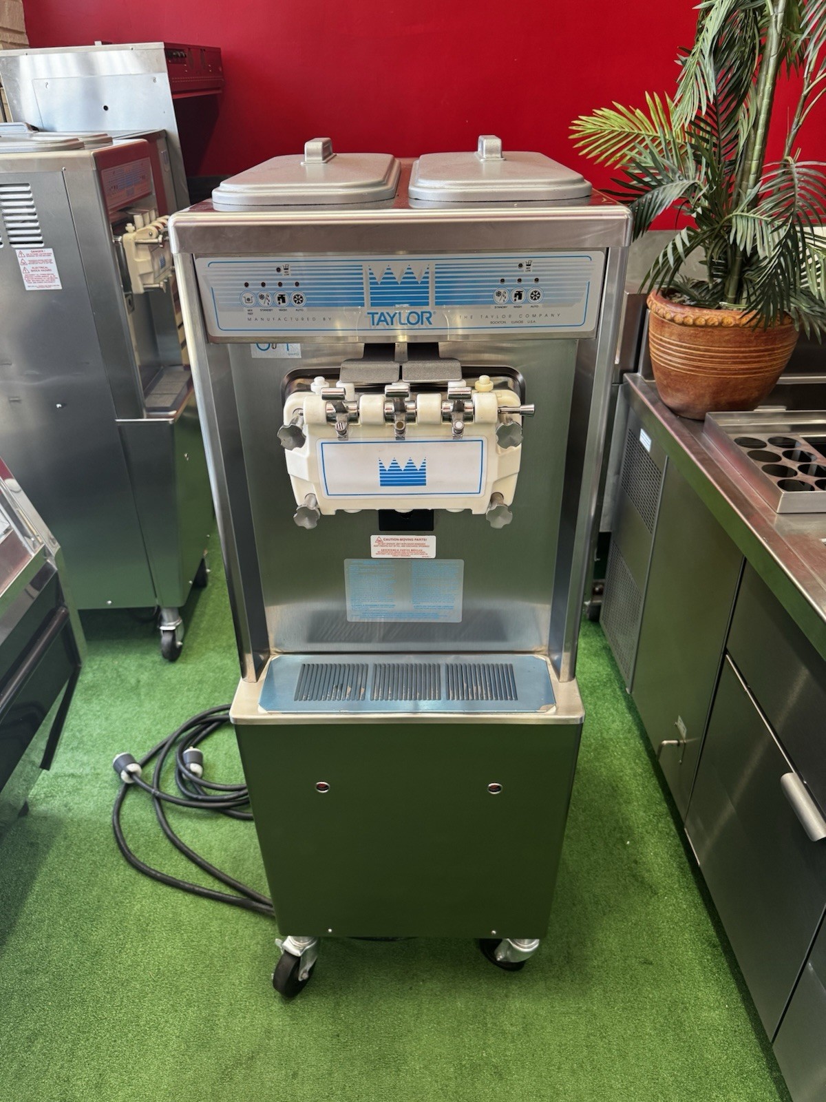 Taylor Ice Cream Machine 794-33 – 2 Flavor + Twist - Water Cooled - Never Used