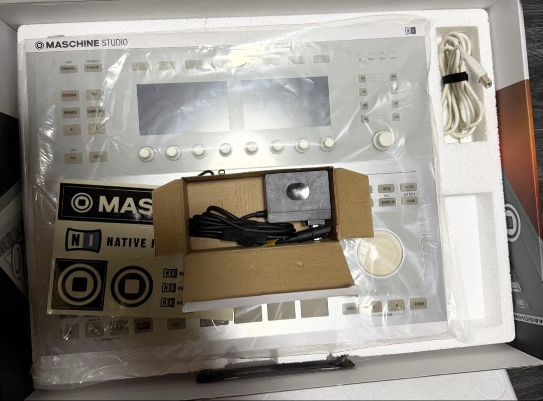 Native Instruments Maschine Studio Silver Groove Production Boxed Tested