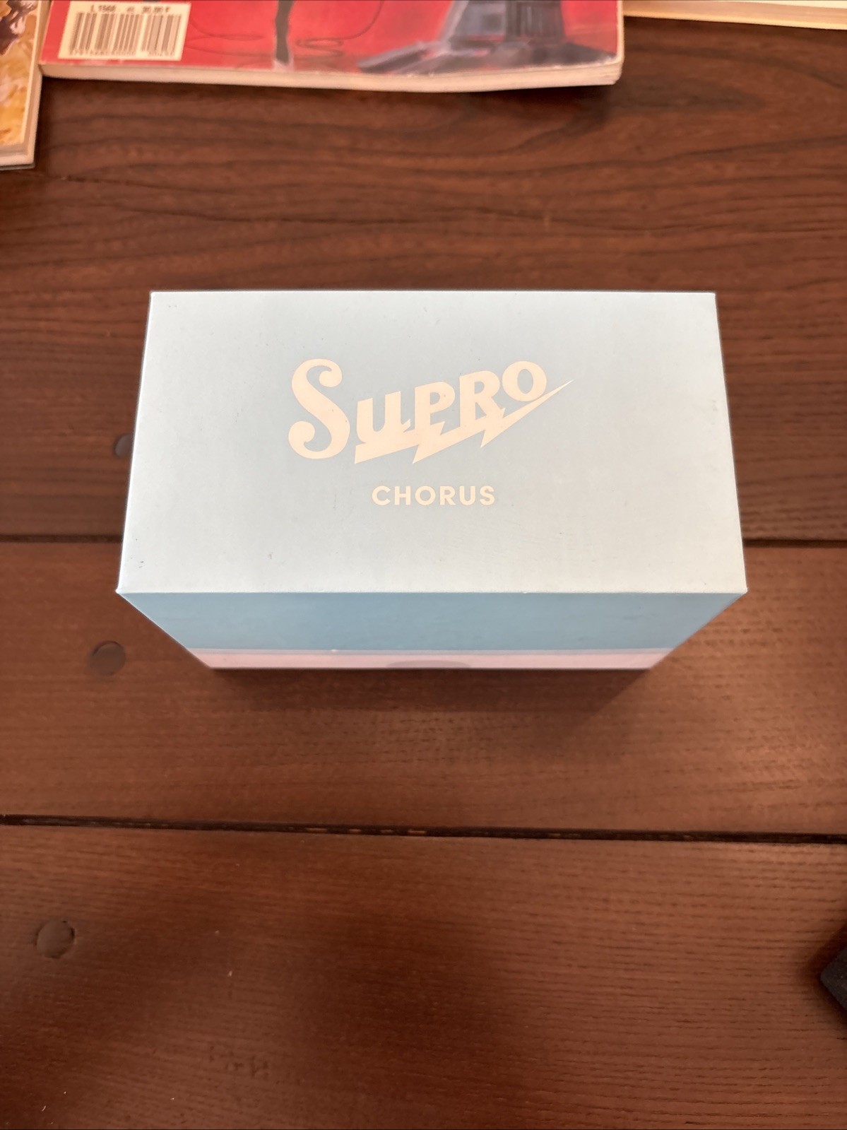 Supro Chorus Pedal Open Box