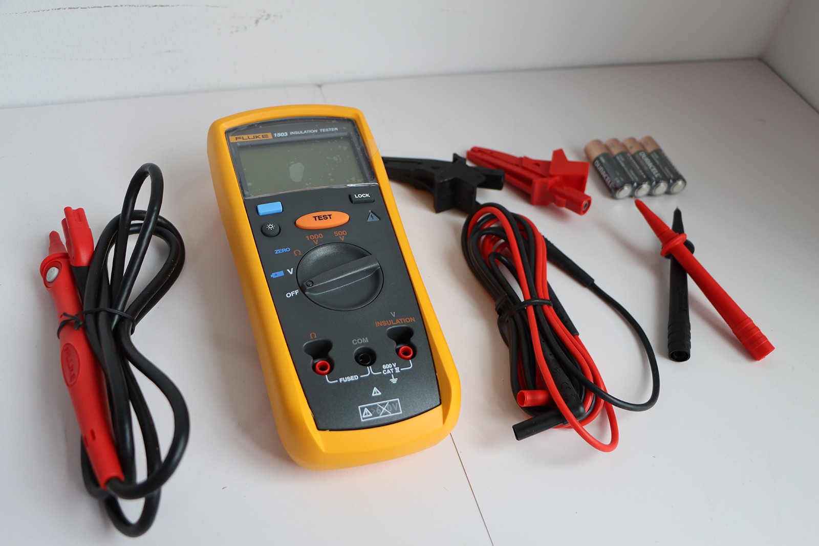 Fluke 1503 Digital Insulation Resistance Meter Megger 2000 MΩ Backlight CAT IV