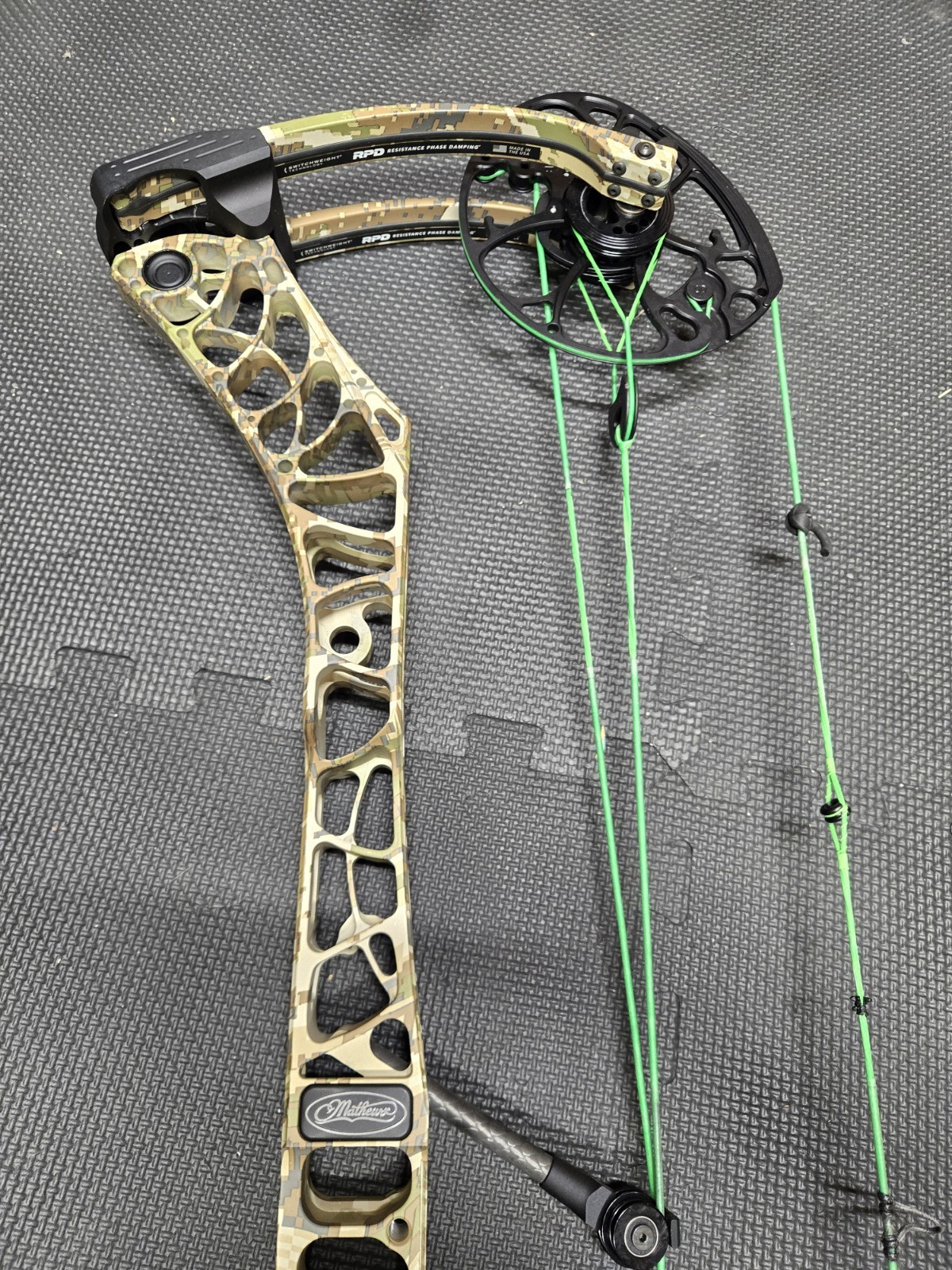 Mathews Phase 4 33 w Custom Strings