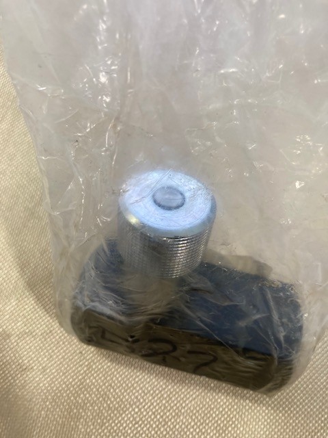 PARKER F1200S Flow Valve New Unopened