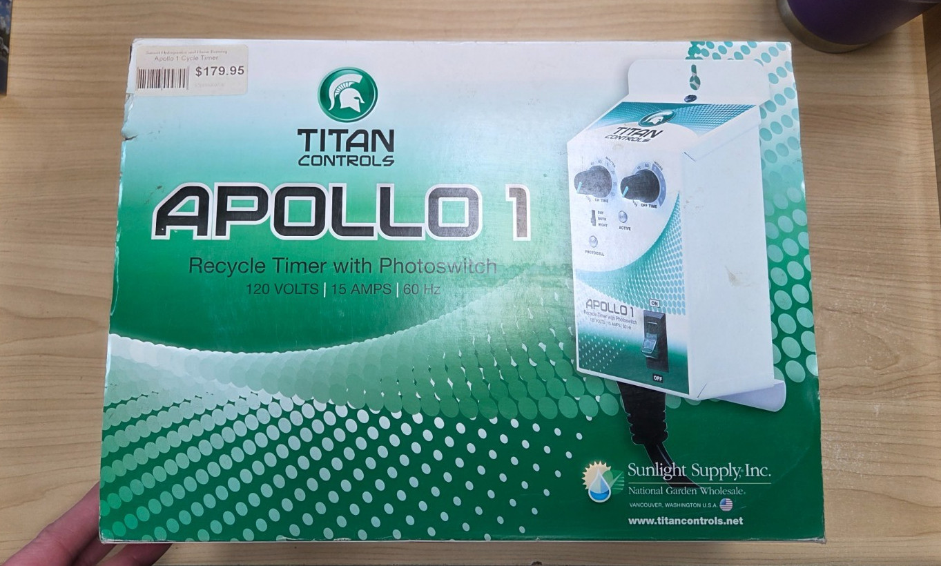 Titan Controls Apollo 1 Recycle Timer with Photoswitch - 120 Volt / 16 AMPS