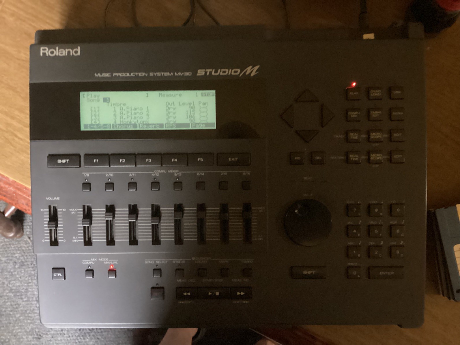 Roland MV-30 Studio M