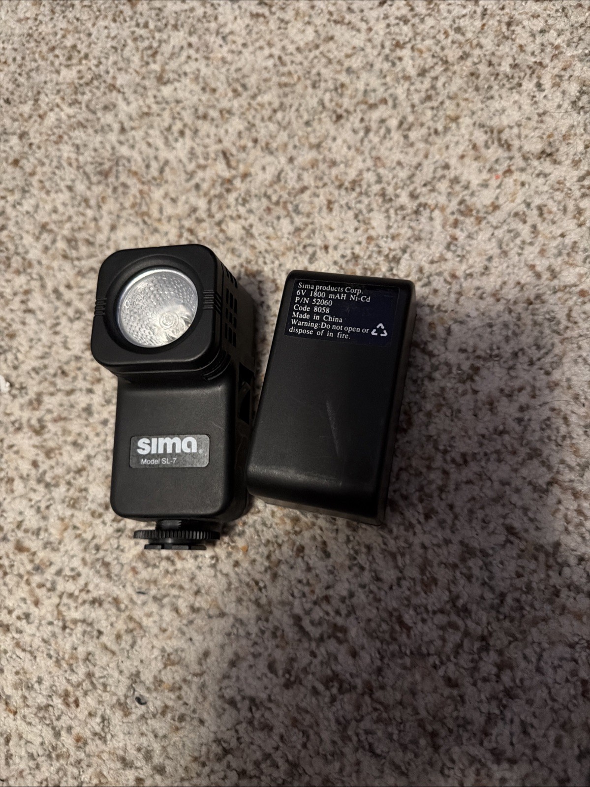 Sima Model SL-7 Video Light Flash with 6V Battery Pack, Untested