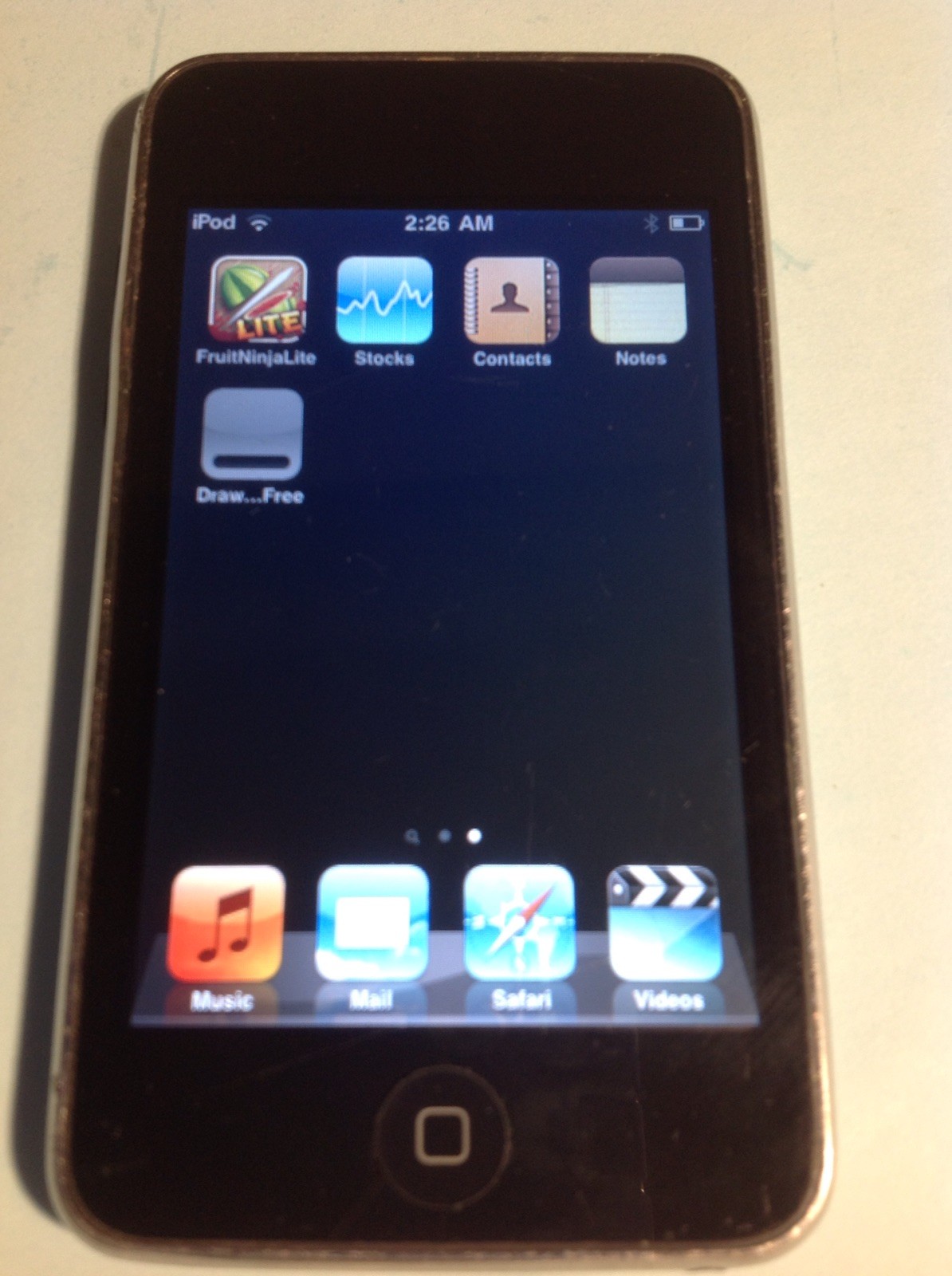 Apple iPod Touch 2ND Generation Black 8GB MC086LL