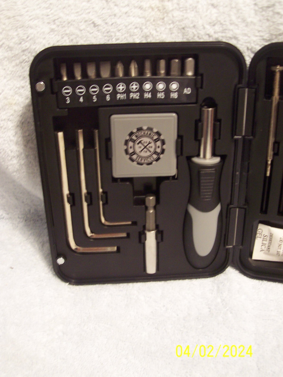 Adventure Out There Urban Compact Tool Set New