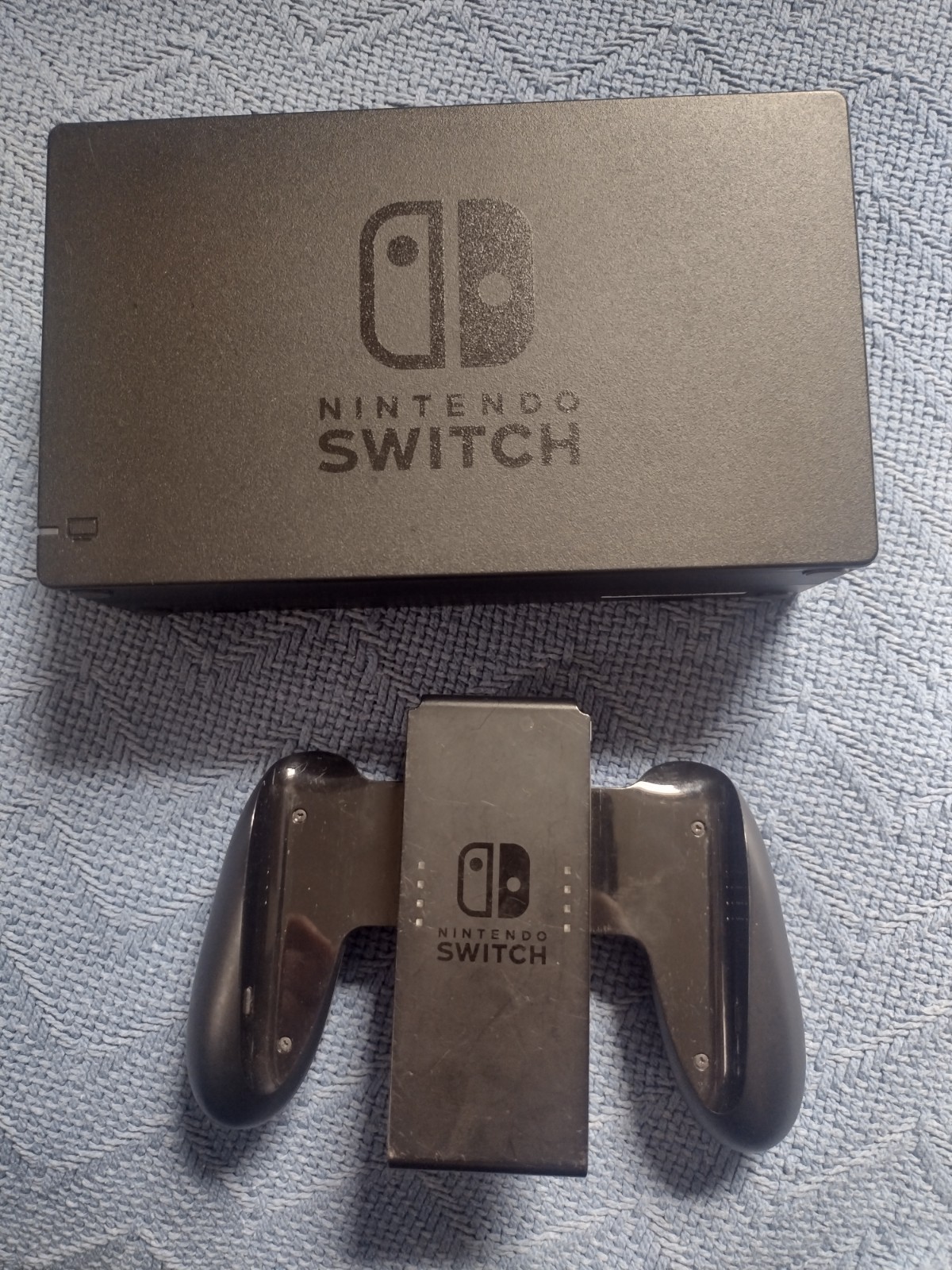 Official Nintendo Switch Dock HAC-007 & Joy-Con Comfort Grip HAC-011 Bundle