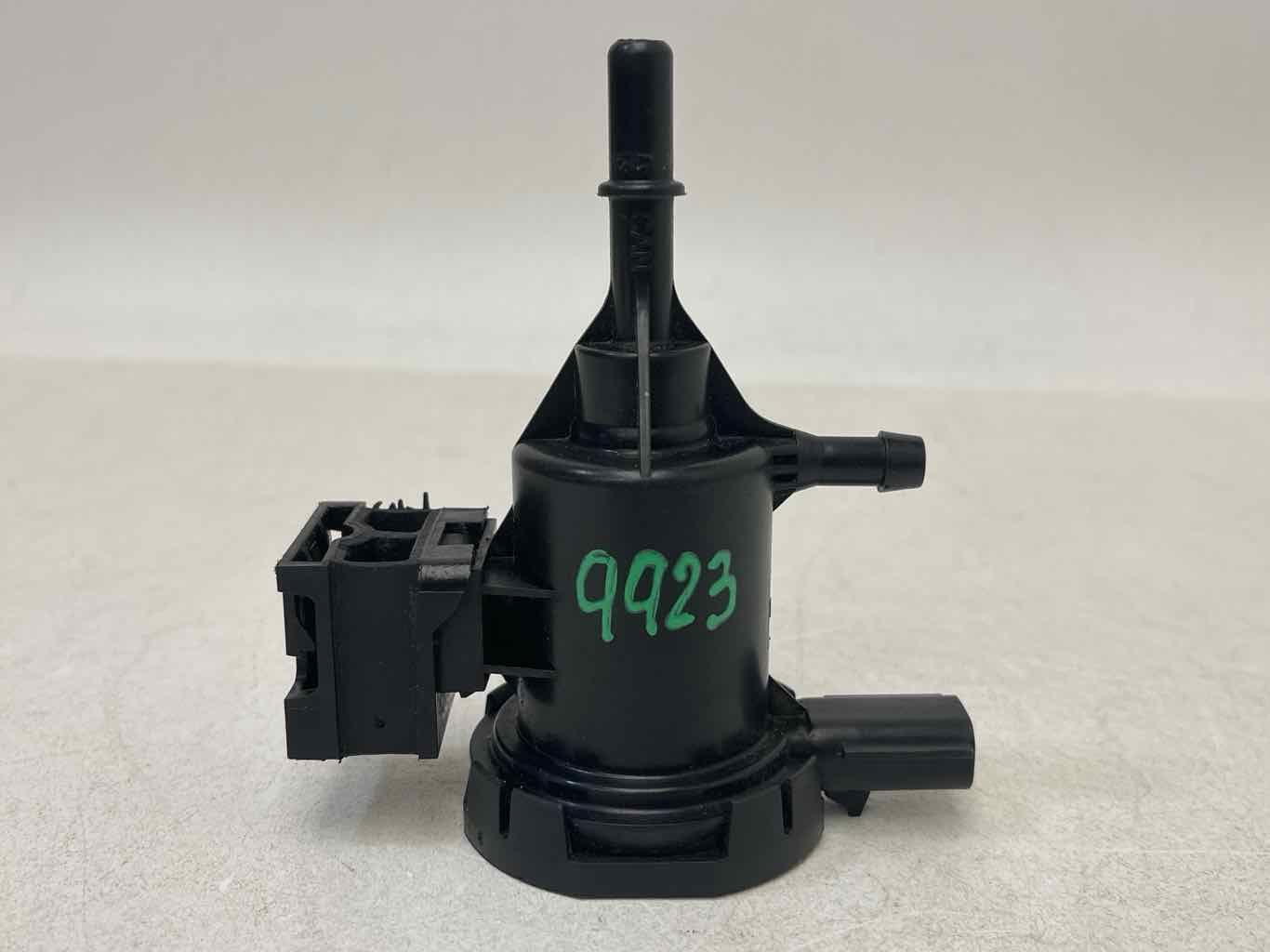 Fits 17 18 19 MERCEDES GLS550 Fuel System Solenoid Purge Valve A0014760532 OEM