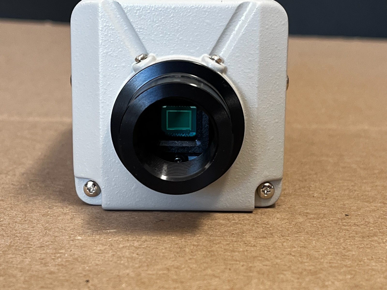 Hitachi KP-D590P CCD Color Video Camera