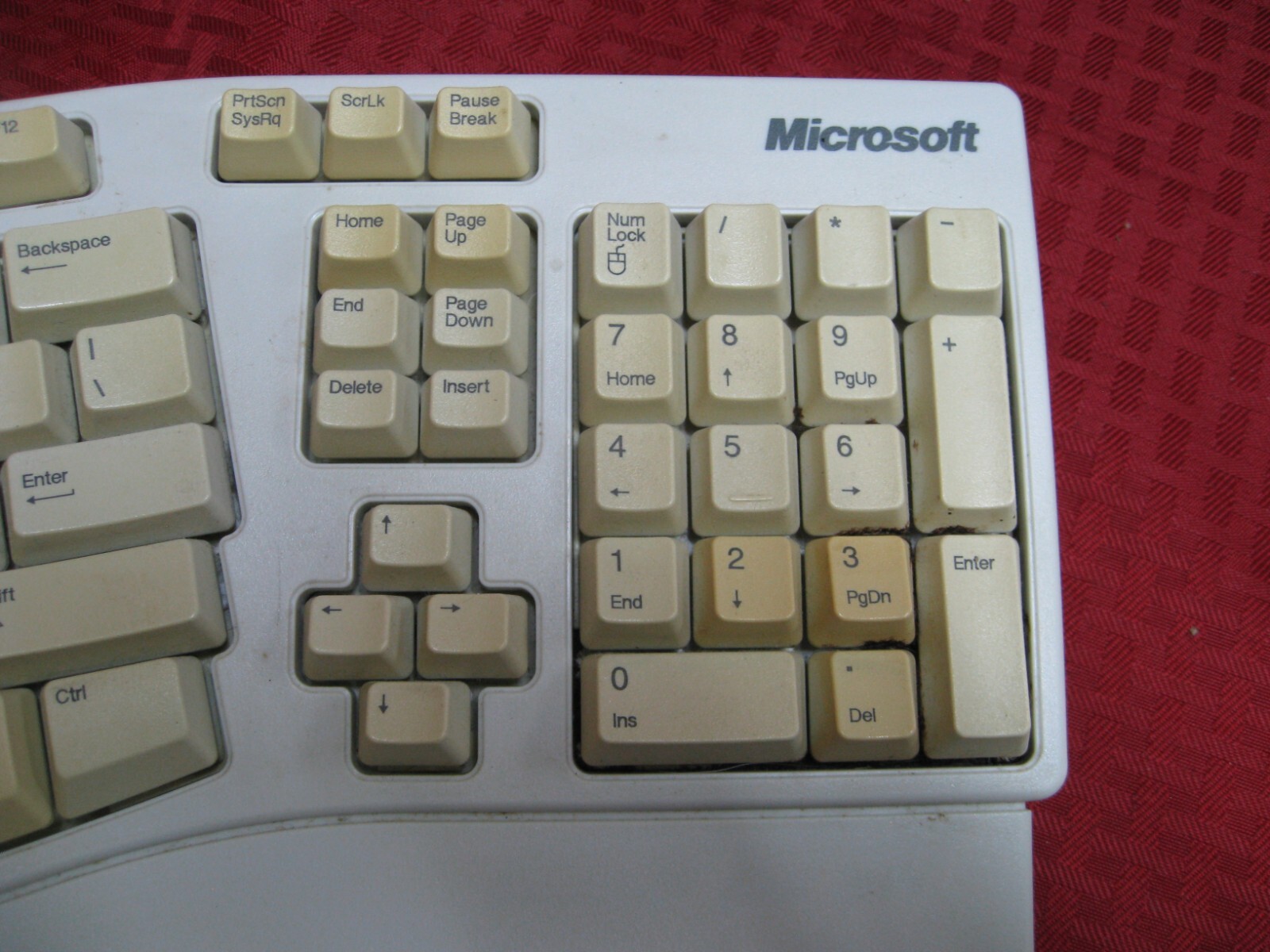 Microsoft X06-19331 KB-0045 off White PS/2 Keyboard