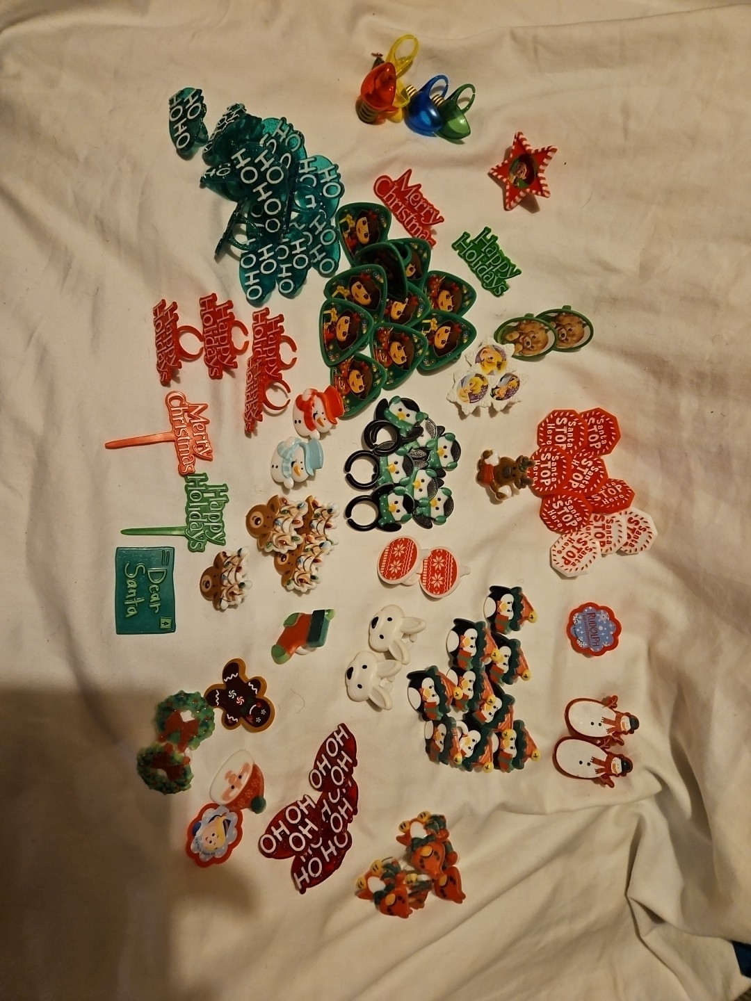 Collection Of Holiday Cupcake Rings, Preowned, 98 Pieces  (G3)
