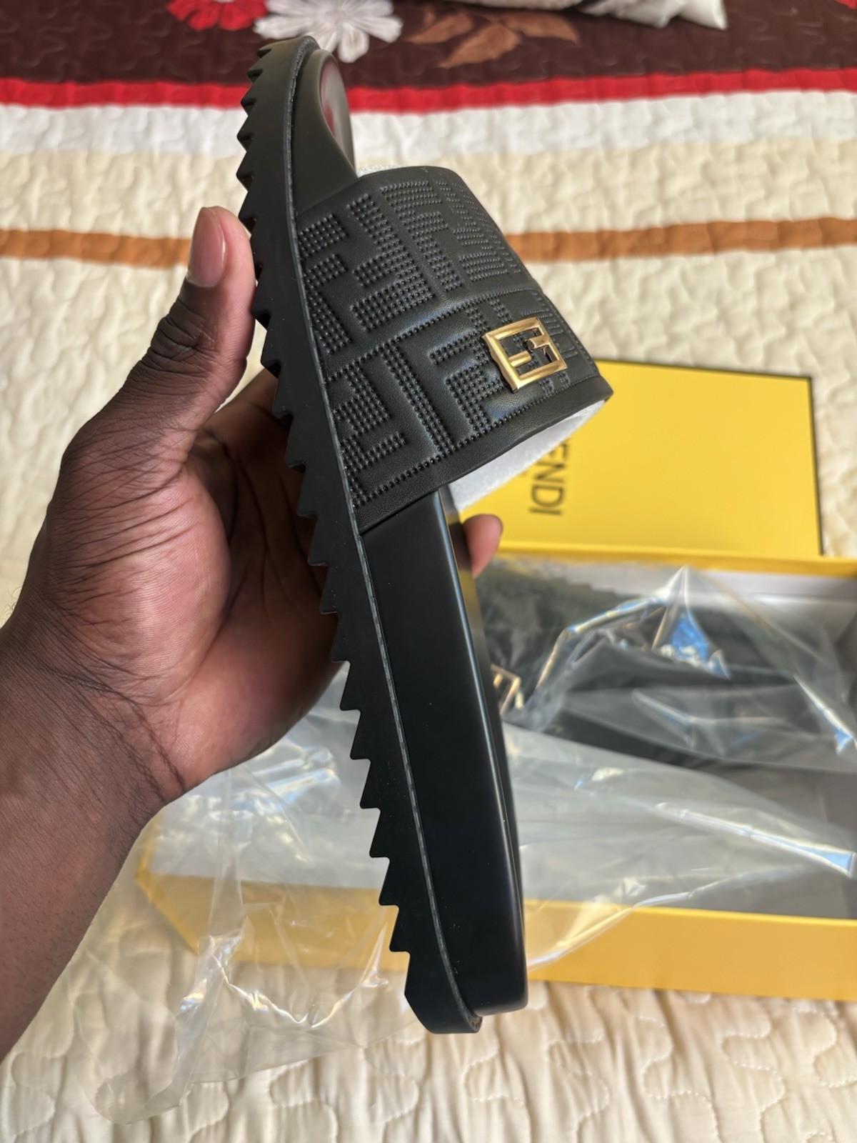 Fendi Men's Black Logo Comfort Slide Sandals Rubber Slip On Casual Summer