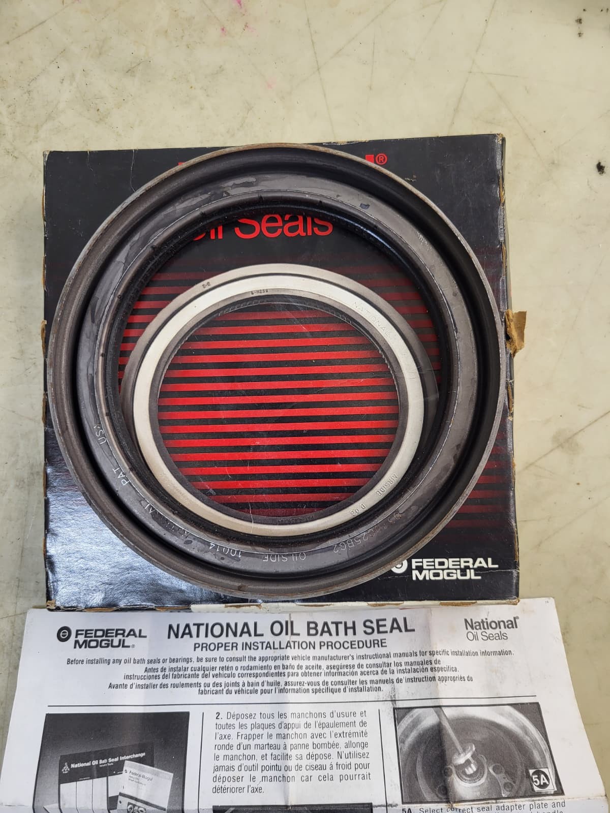 Federal Mogul / National Oil Seals Wheel Seal B370025BG2 / 370025A