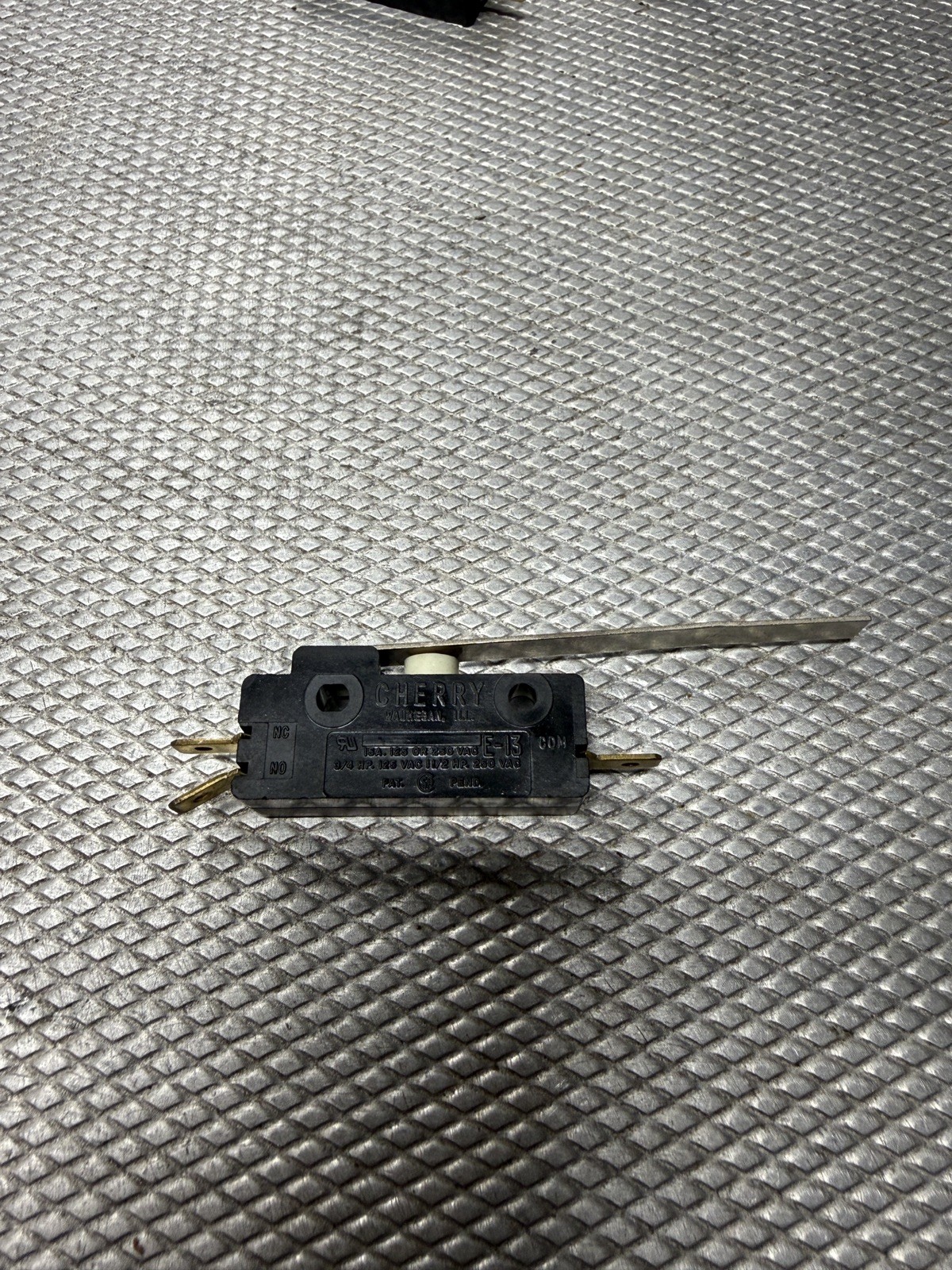 Cherry ZF E13-0-2-H Micro Switch,Std.Ratio Lever, NC CONTACTS ONLY-combined ship