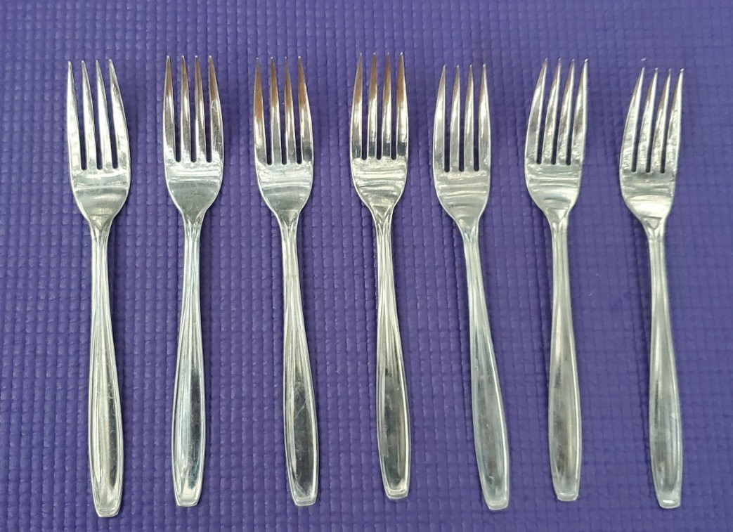 7-Oneida Oneidacraft VALLART SALAD FORKS 6 3/4"