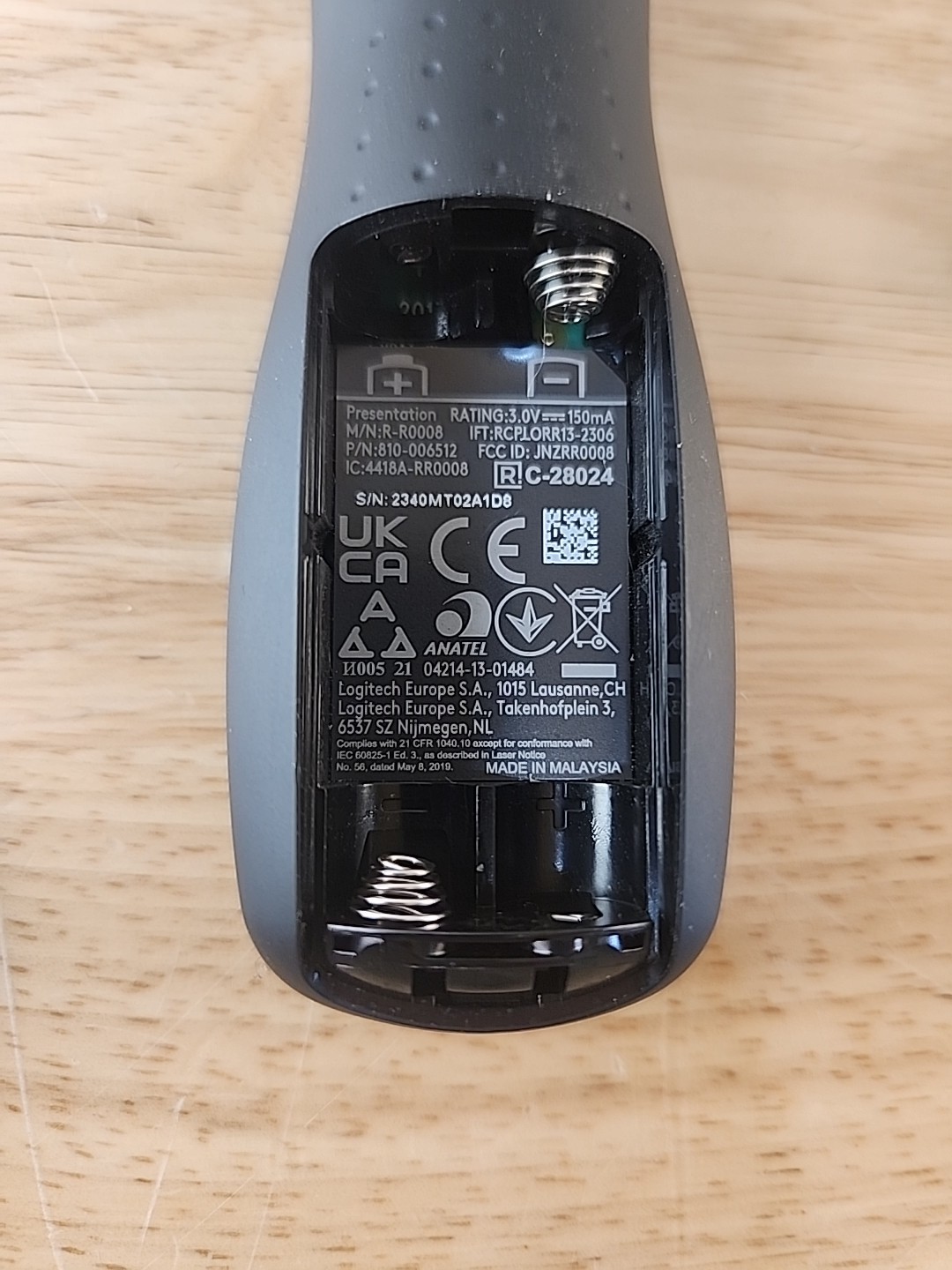 Logitech R400 Remote Wireless Presenter Laser Pointer