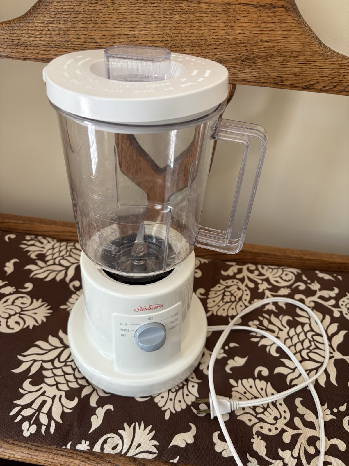 SUNBEAM WHITE 6 CUP 48 OZ. 6 SPEED BLENDER