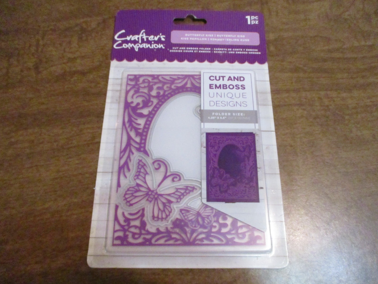 CRAFTERS COMPANION BUTTERFLY KISS CUT & EMBOSS FOLDER