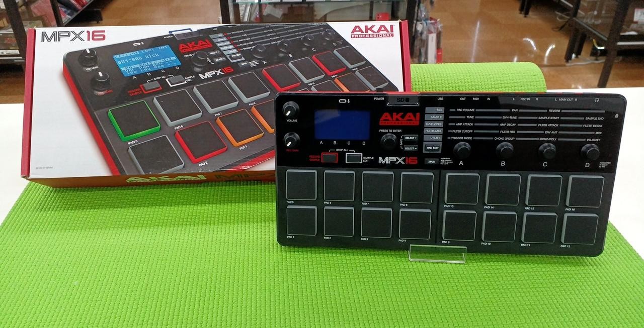 AKAI MPX16 Sample Recorder and Player w/ Box Accessories Tested Japan MG01 5.0